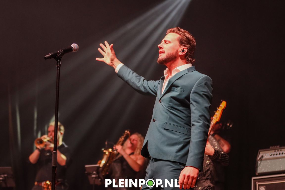 BOUKE & THE ELVIS MATTERS BAND    (31)